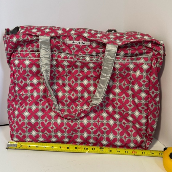 Ju Ju Be Pink Gray Silver Pinwheels large lightweight bag - Picture 2 of 7